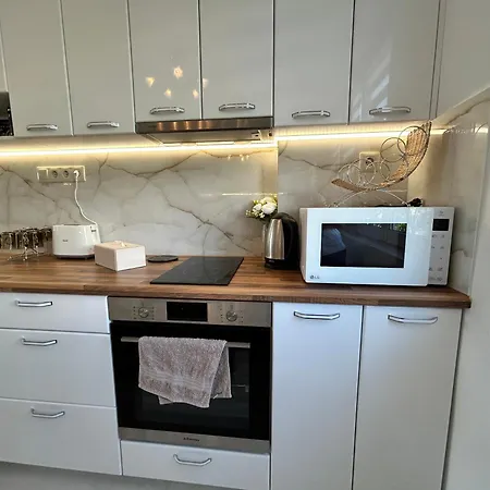 Mirrart House - просторен луксозен - 3 спални - 2 бани - център * Filibe