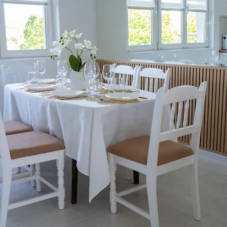 Daire Mirrart House - просторен луксозен - 3 спални - 2 бани - център Filibe