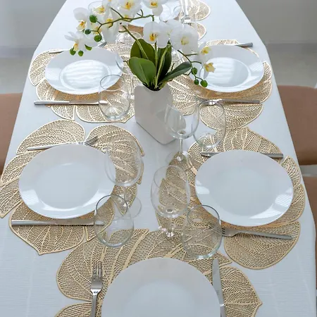 Mirrart House - просторен луксозен - 3 спални - 2 бани - център