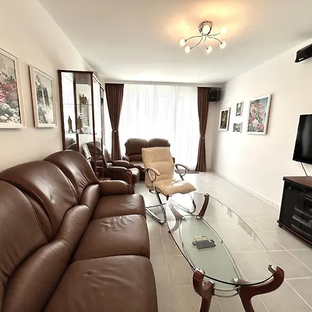 Mirrart House - просторен луксозен - 3 спални - 2 бани - център Apartament Płowdiw