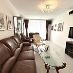 Mirrart House - просторен луксозен - 3 спални - 2 бани - център Apartment Plovdiv