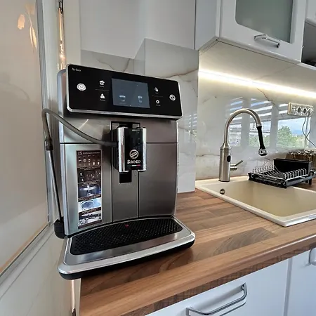 Mirrart House - просторен луксозен - 3 спални - 2 бани - център