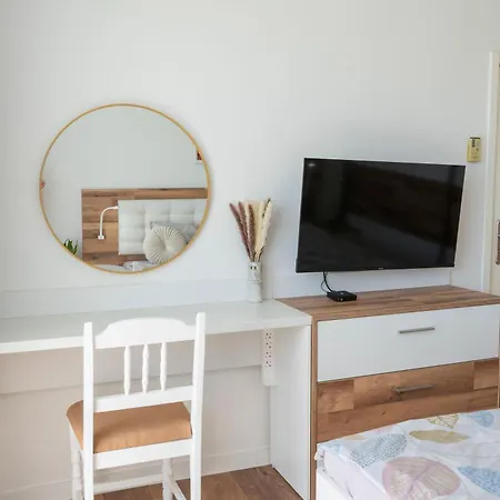 Lägenhet Mirrart House - просторен луксозен - 3 спални - 2 бани - център