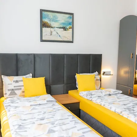 Mirrart House - просторен луксозен - 3 спални - 2 бани - център