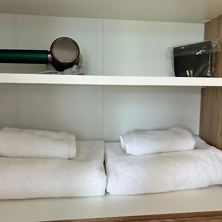 Lägenhet Mirrart House - просторен луксозен - 3 спални - 2 бани - център
