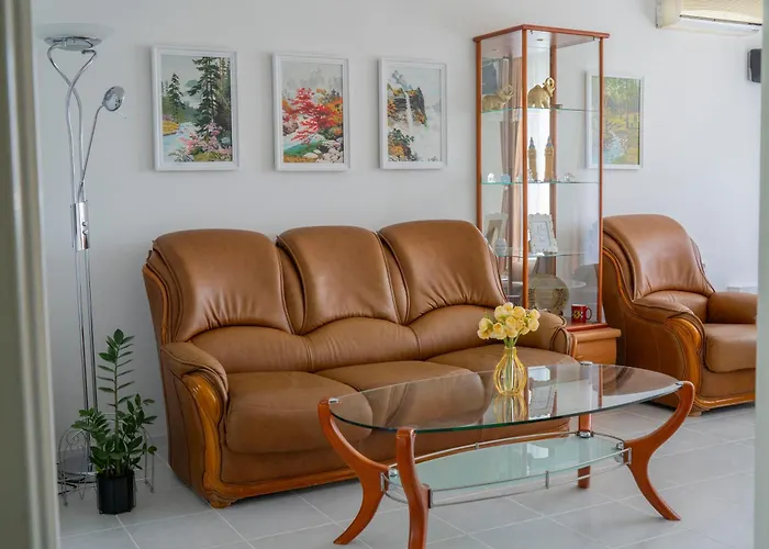 Mirrart House - просторен луксозен - 3 спални - 2 бани - център Apartment Plowdiw