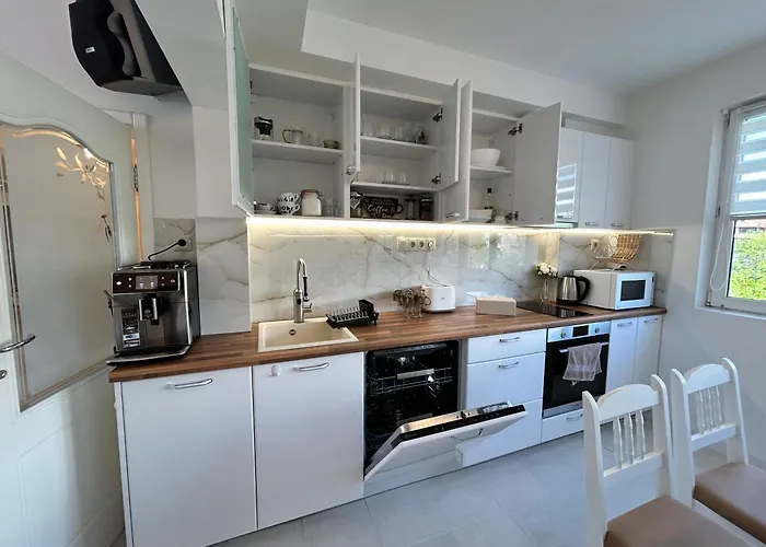 Mirrart House - просторен луксозен - 3 спални - 2 бани - център Plowdiw