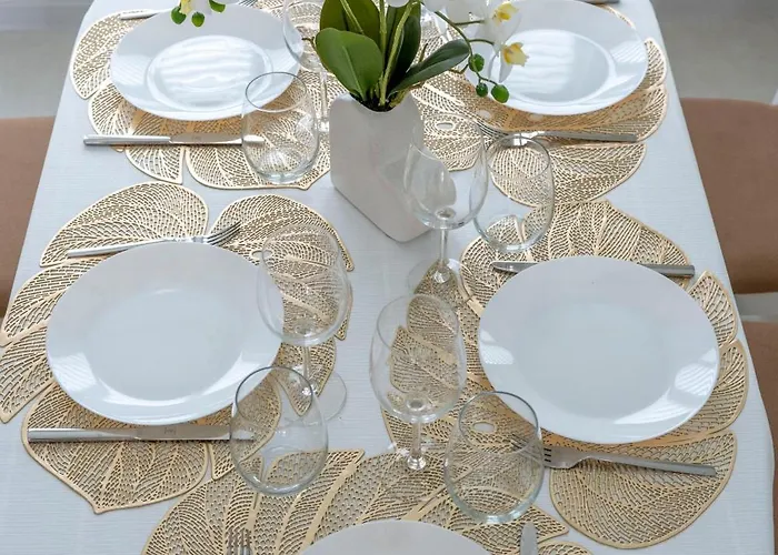 Mirrart House - просторен луксозен - 3 спални - 2 бани - център