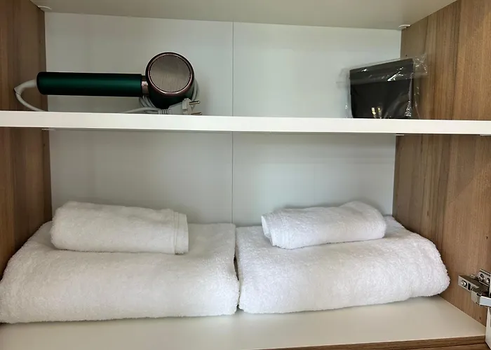 Apartment Mirrart House - просторен луксозен - 3 спални - 2 бани - център