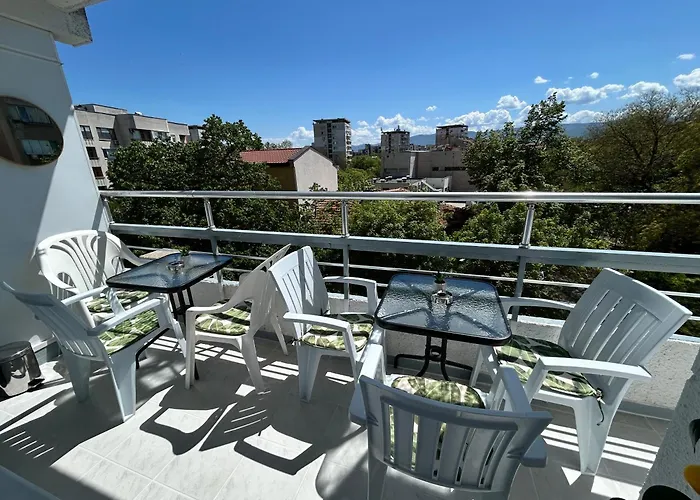 Mirrart House - просторен луксозен - 3 спални - 2 бани - център * Plowdiw