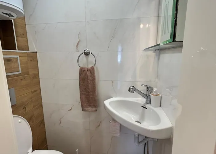 Apartment Mirrart House - просторен луксозен - 3 спални - 2 бани - център